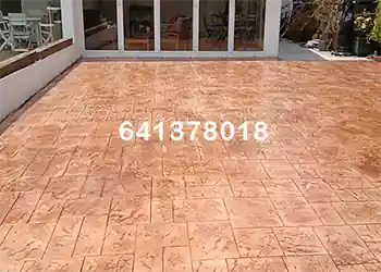 Piscina con hormigón impreso