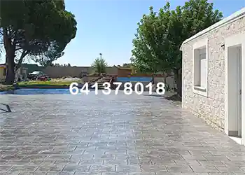 Hormigón impreso alrededor de la piscina