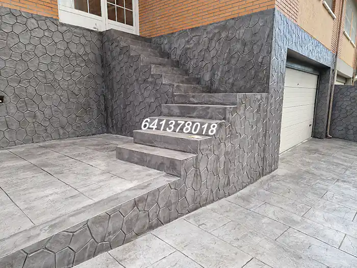 Hormigón impreso vertical Asturias paredes y escalera